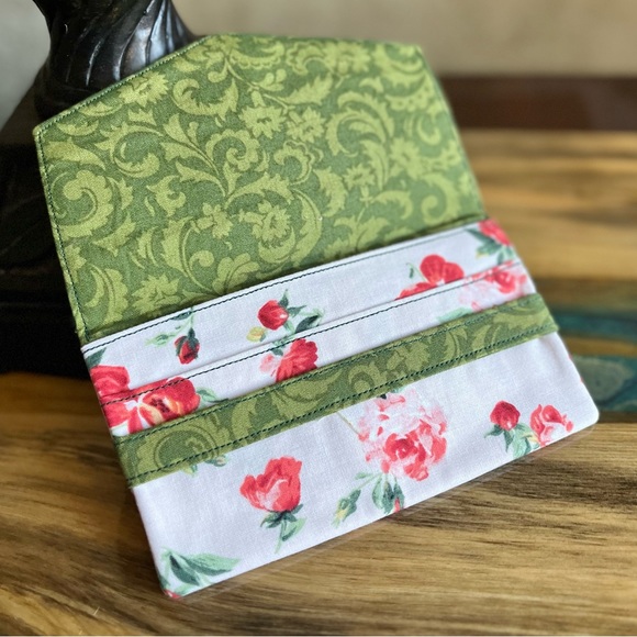 Roses and vines Print Cash Envelope/Receipt holder Fabric Handmade Wallet - Picture 3 of 4